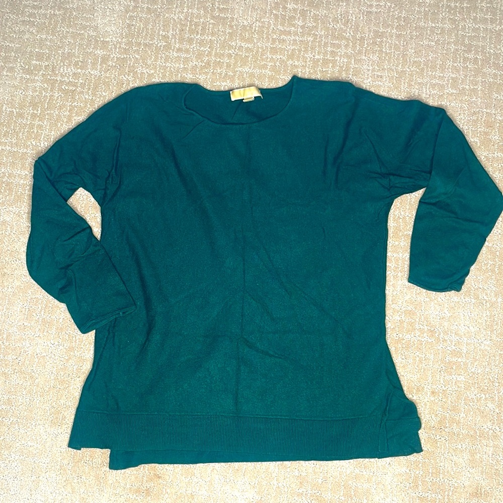 Micheal Kors 3/4 sleeve sweater in Forest Green.